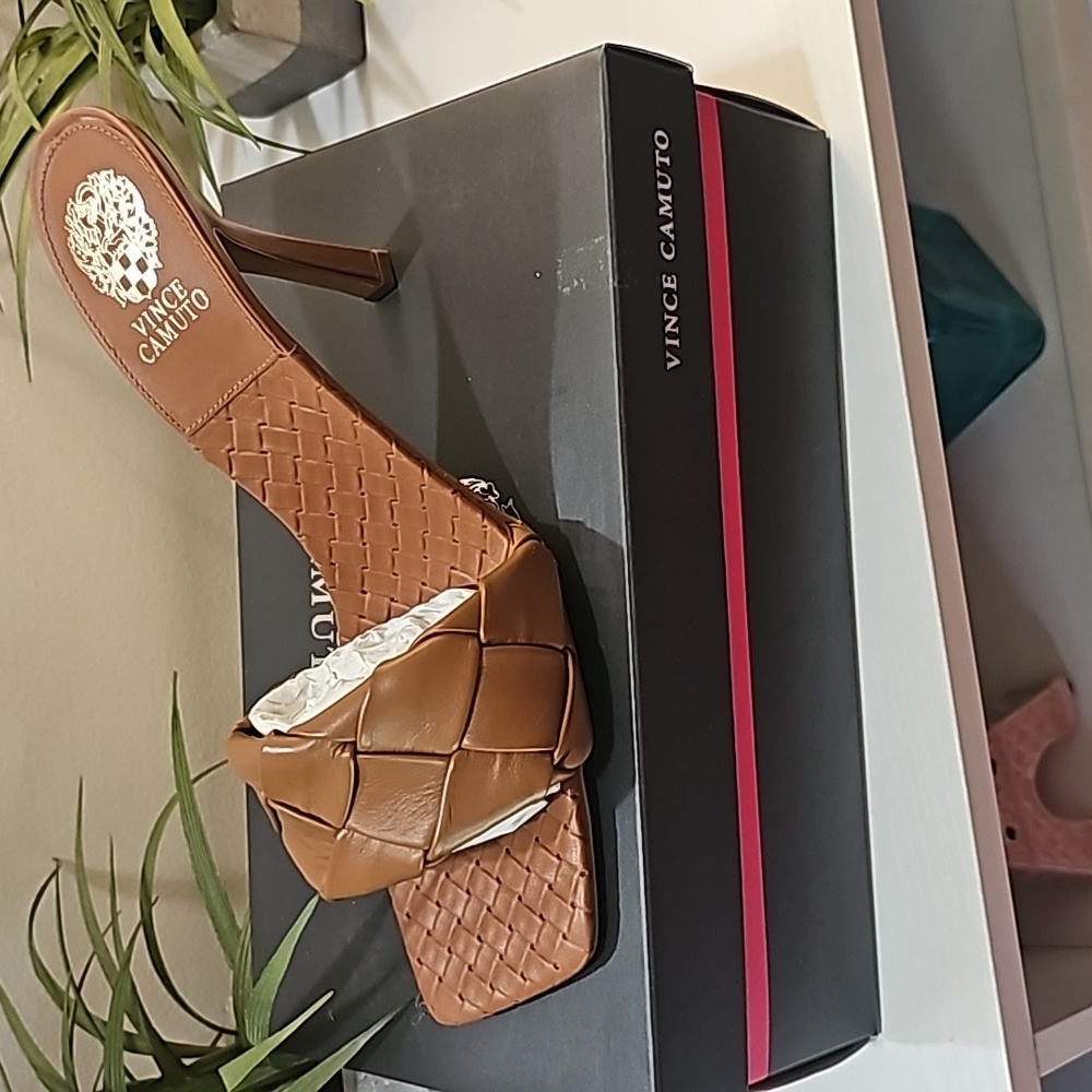 Barn Brown Vince Camuto Brelanie Mules/Sandals